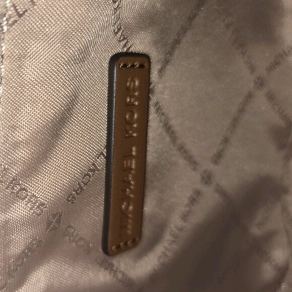 Michael Kors Jet Set Sm MK Chain Pouchette Black W/ Gold. Gift Box Ready! - Picture 5 of 11